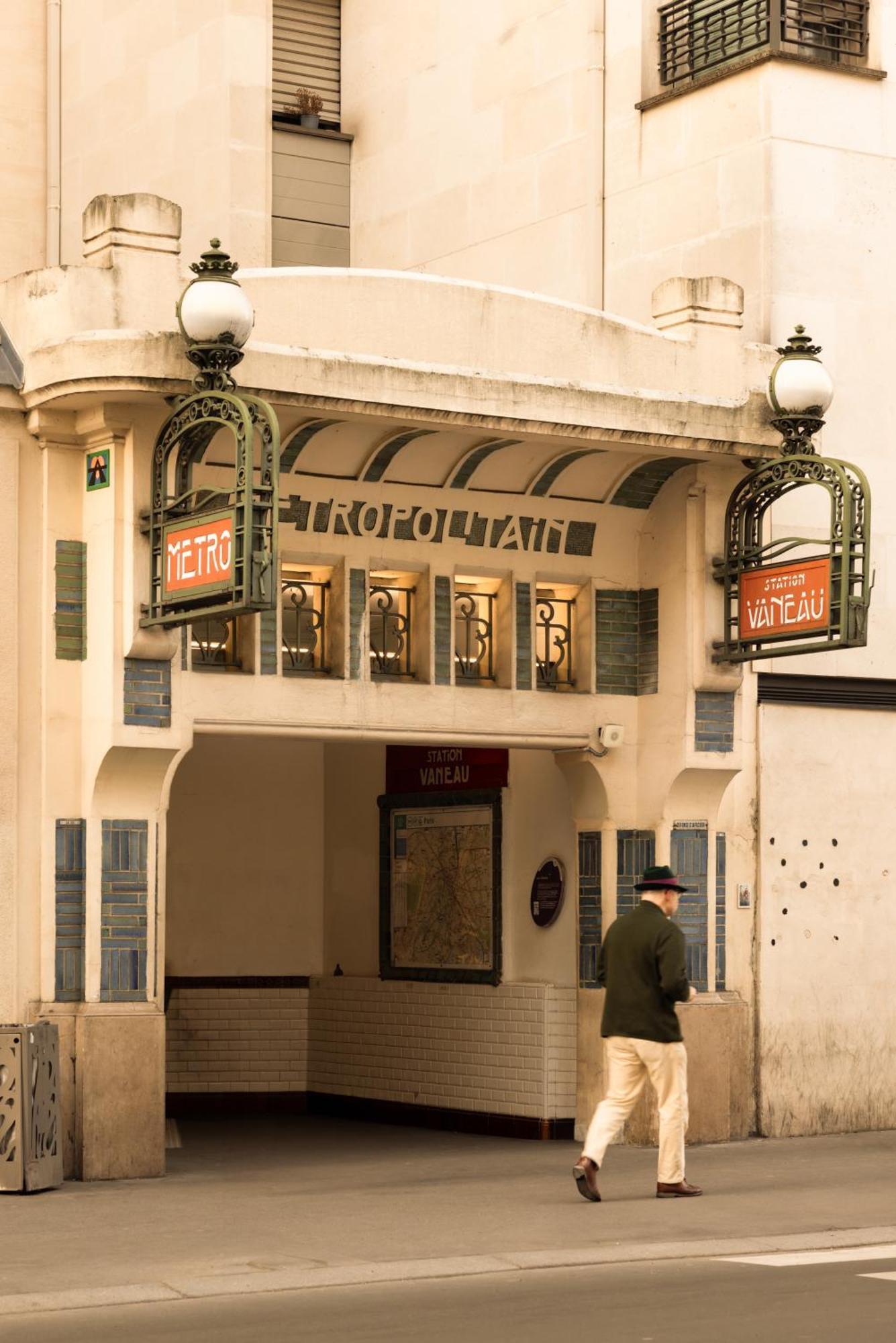 Hotel Des Grands Voyageurs Paris Exterior photo
