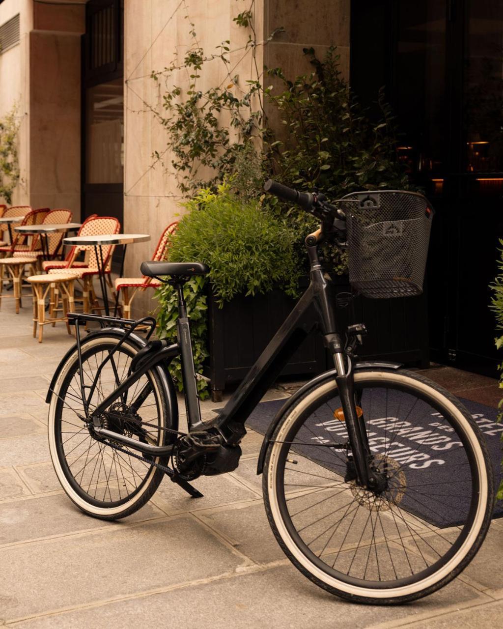 Hotel Des Grands Voyageurs Paris Exterior photo